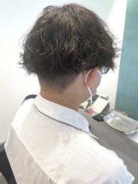 ロミーオム 本厚木(ROMMY. Homme) 波巻きツイストスパイラルパーマメンズカット