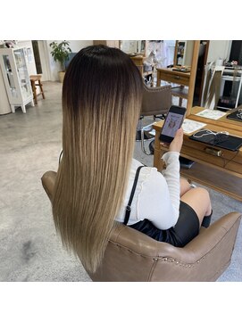 フツーロ 栄(FUTURO) プルエクステ