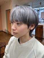 美容室ソニア シルバーアッシュ風味のマッシュウルフ