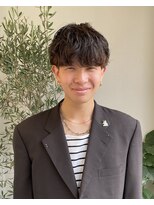 ソソ(soso)&nbsp;くせ毛を生かしたパーマ風スタイル