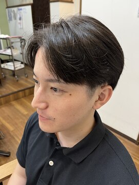 ヘアークリエイション(HAIR CREATION) センター分けショート