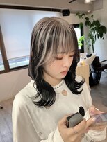 コワファーストナガサキシャンプーボーイ(COIFF1RST NAGASAKI SHAMPOO BOY)&nbsp;長崎 アウターカラー くびれヘア ホワイトベージュ