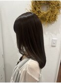オリーブベージュ