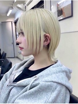 ダブルトーキョー シブヤ(W-TOKYO SHIBUYA) ショートウルフカットブロンドカラーハイトーンブリーチ