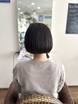 マークス(marks) ぱっつんミニボブ