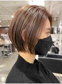 ショートヘア顔周りレイヤーカットダブルカラーショートボブ調布