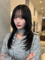 オムニス 表参道(Omnis)&nbsp;暗髪レイヤーハッシュカット顔周り表参道ワンカールレイヤー黒髪