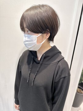 ステア ケース(stair case) 大人ナチュラル前下がりショートボブマッシュショート耳かけ