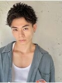 刈り上げツーブロックアップバングショートパーマメンズヘア