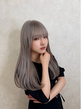 アン(Hair make un) ミルクティーベージュ/ホワイトベージュ/ブリーチカラー