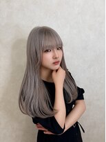 アン(Hair make un) ミルクティーベージュ/ホワイトベージュ/ブリーチカラー