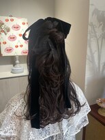 ロダ ヘアー(RODA hair)&nbsp;大人可愛いベロアリボンのハーフアップアレンジ