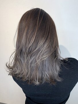 アンダーバーホワイト 大阪上本町店(_WHITE) 上本町ハイライトグラデーションイルミナカラー