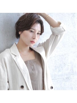 アニータバイガネイシャ(Aujua anita by ganesha) #似合わせショート#艶髪#髪質改善#長浜#ブリーチ#ダブルカラー