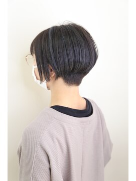 ヘアシルバ(HAIR SILVA) 刈り上げショート×ハイライトブルー