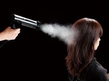 ≪ナノスチーム≫で毛髪内を水分たっぷり、薬剤を丁寧に浸透させる◎ダメージレス仕上がりに！