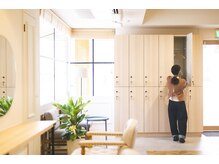 【ご来店・お荷物、お上着の専用ロッカー】［松山/道後/髪質改善/縮毛矯正/白髪染め/トリートメント］