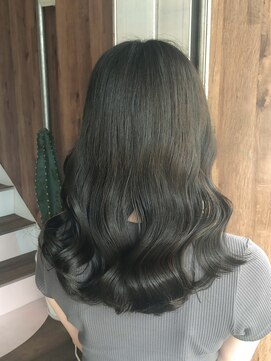 アヴァンス 天王寺店(AVANCE.) オリーブグレージュ