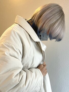 イェッカ パビル(YECCA pabil) ホワイトベージュからブルーの裾カラー（ブリーチ２回）