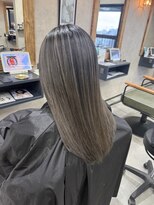 サニー 渋谷(SUNNY)&nbsp;バレイヤージュ、ハイライト、レイヤーロング、グレーベージュ