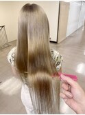 透明感のあるブロンドベージュ