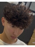 スペインカール　ツイストスパイラル眉カットメンズパーマ