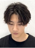 シャドウパーマセンターパートツーブロックショート