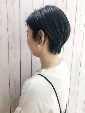 リリス(Ryllis) ハンサムショート　大人ナチュラルヘアー