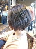 ショートボブ
