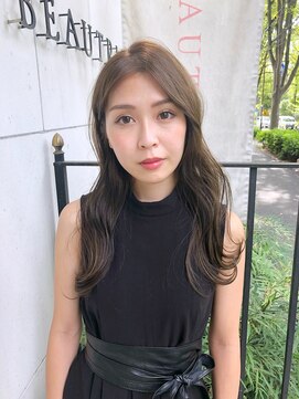 ビュートリアム 広尾(BEAUTRIUM) 思わず触れたくなる柔らかい波巻きロング