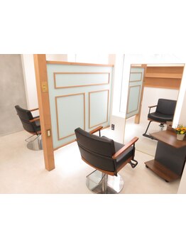 【駐車場有/新札幌駅徒歩5分】髪質改善とグレイカラーが自慢☆お客様に寄り添い、髪と頭皮に優しい施術を＊