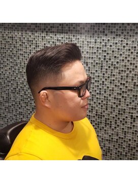 ワンワンオー バーバーショップ 長浜店(@110 BARBER SHOP) フェード