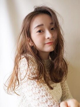 ネウィ 八王子(newi) 韓国大人レイヤーブロンドベージュアッシュ波巻きウェーブ