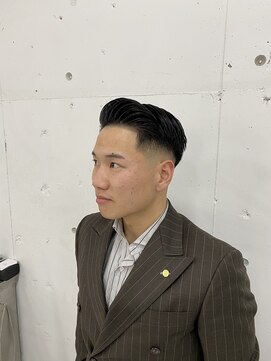 ウェルネス(Wellness) サイドパート　スキンフェード