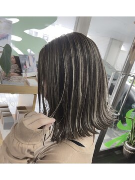 ヴィフ 大船(VIF) バレイヤージュ/ハイライト/ダブルカラー/ケアブリーチ/ボブ