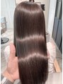 エン(en) 少しクセが強めの方にはツヤが髪ストレート