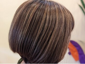 ビスヘアー(Bis Hair)の写真/気になる白髪も髪と頭皮に優しい薬剤でしっかりカバー◎艶感のある綺麗な仕上がりであなたの印象が変わる♪