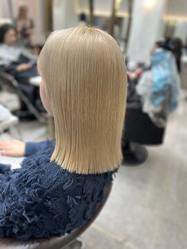 ロンド レア 天神大名店(Lond Le’a) 小顔に見せるヘア/ワンレン/ボブウルフ/ネビージュ/黒髪カタログ