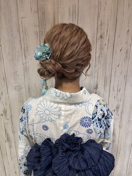 ジェイエルビー(JLB) 【JLB.MOE】サイドシニヨンアレンジ