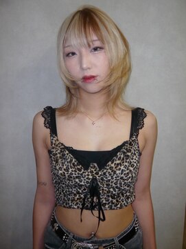 アルレン(Allen) ハッシュカット/ブロンドベージュ「宇都宮/ブリーチ」