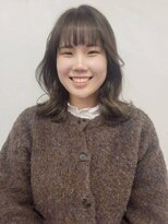 ビバラヘアー(VIVA LA HAIR)&nbsp;くびれヘア オリーブブラウン アッシュ 艶髪 顔周りカット 20代