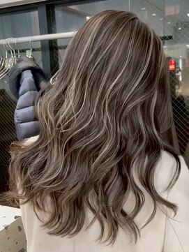 オニキス 原宿(ONYX) r101 白髪白髪ぼかしハイライトバレイヤージュ50代ミディアム