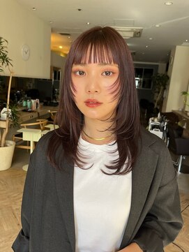 トリッカ シブヤ(TRICCA SHIBUYA) ミディアムレイヤー/くびれヘア/前髪あり/艶髪