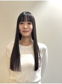 艶髪ストレートロング｜ぱつっと前髪で清楚な大人ヘア