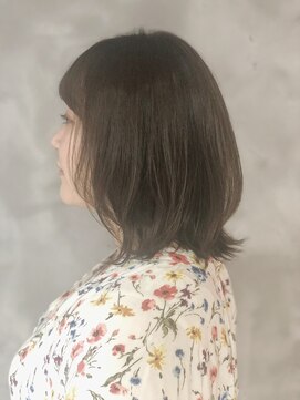 リュッカ(Lyuck) ナチュラルウルフボブ 毛先に動きを+