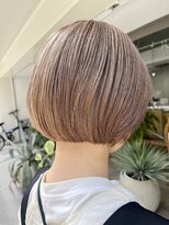 ソア(soa)&nbsp;ブリーチありベージュ×ミニボブ