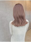 ピンクベージュ
