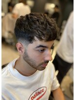 フランクス バーバー ウエストトウキョウ 吉祥寺店(FRANK’S BARBER WEST TOKYO)&nbsp;スキンフェード癖毛風クロップ