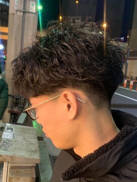 ミリオンバックス 神田店(Million Bucks) スパイキーショート/スペインカール<理容室>[メンズ/床屋/神田]