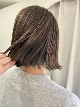 イチエ(icie) ベージュカラー×ナチュラルボブ